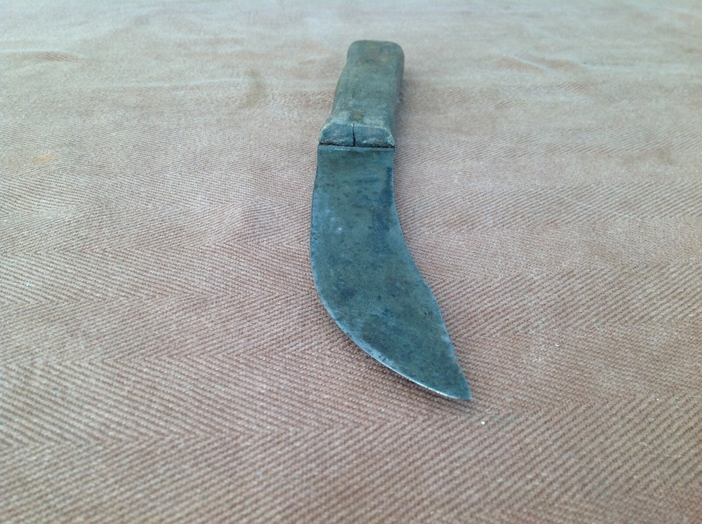 Vintage Curved Skinning Knife