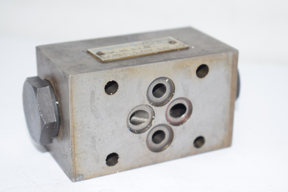 VICKERS Sperry DGMPC-3-ABK-BAK-20 CHECK VALVE