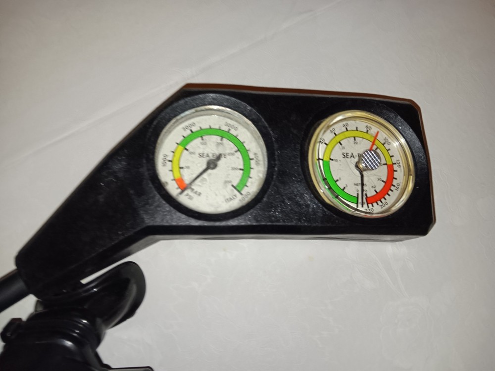 Scuba Diving Valves and Regulators with Hoses