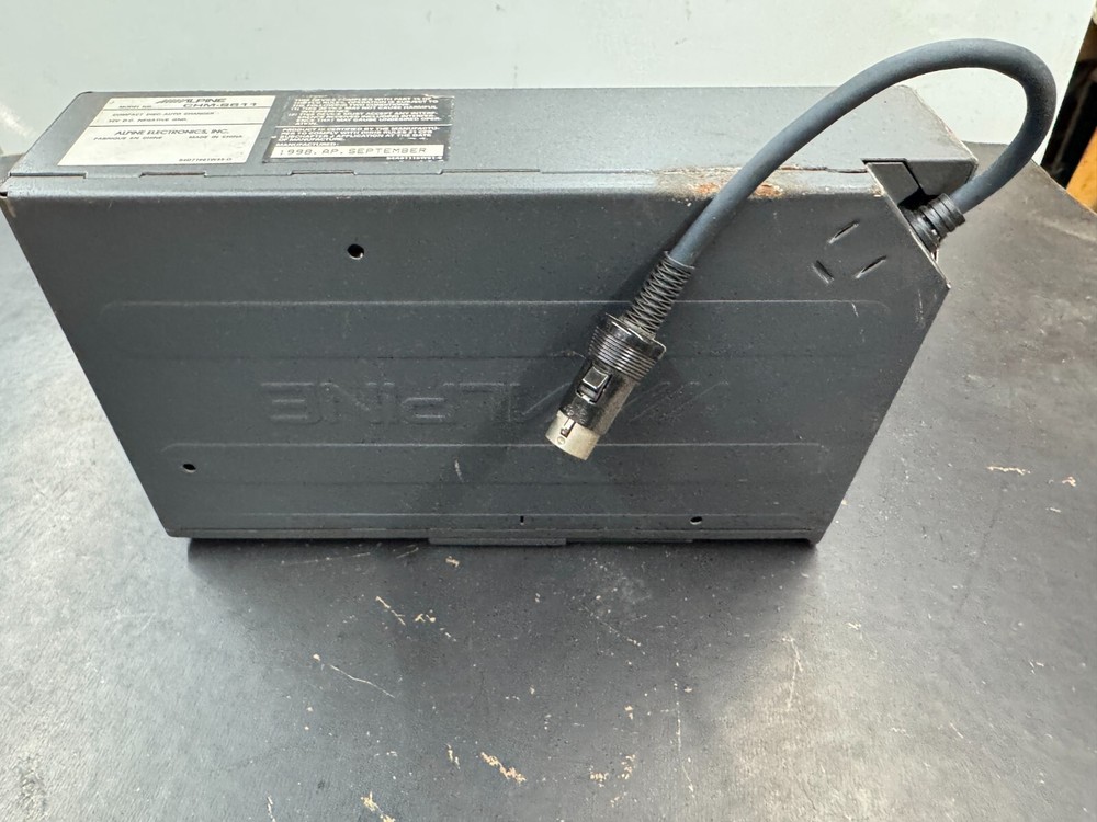 COMPACT DISC CD CHANGER – CD SHUTTLE /ALPINE