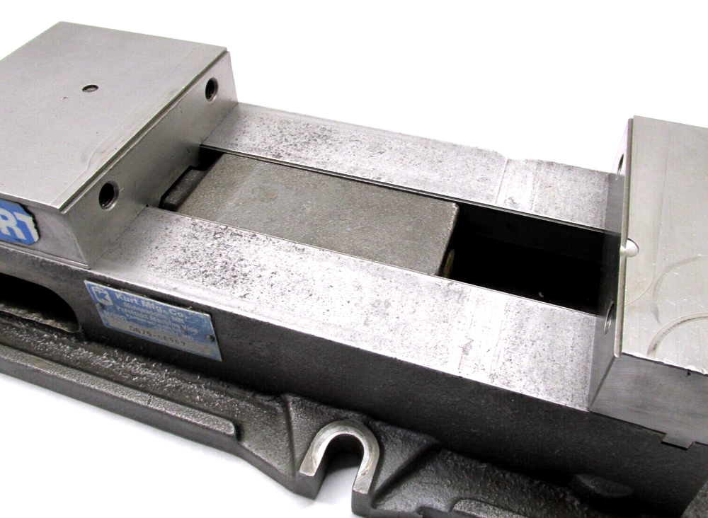 KURT ANGLOCK 6" MILLING MACHINE VISE - #D675