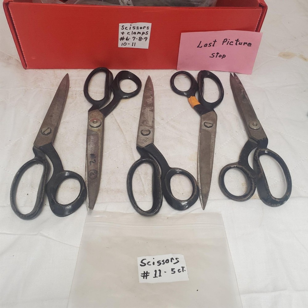 Lot of 5 Assorted Handle Pinking Scissors #11