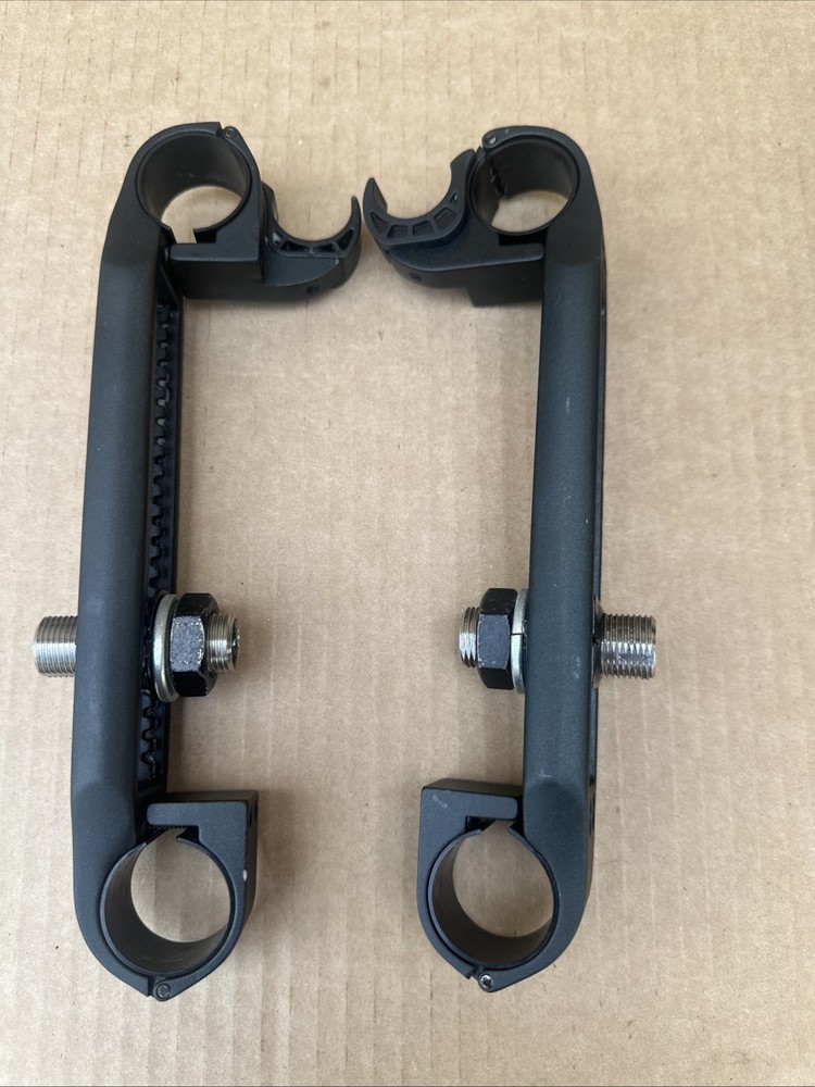 Newton motion composites HELIO C2 Rear Axle Brackets