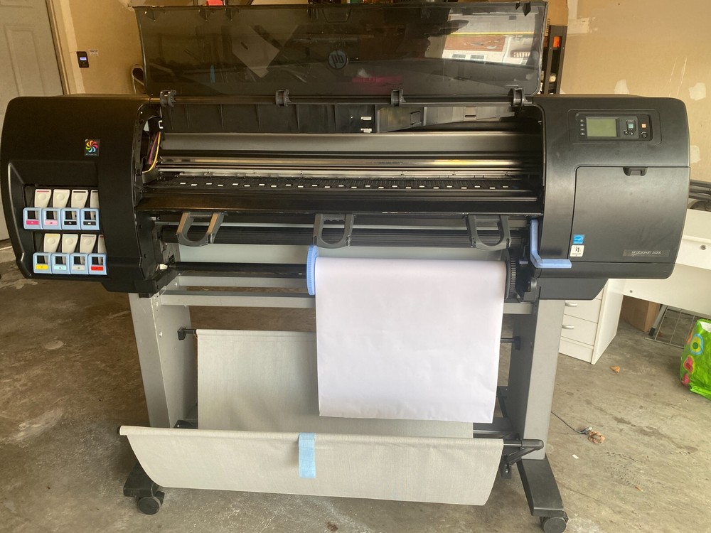 HP Designjet Z6200 (CQ109A) 42" Large Format Printer USED