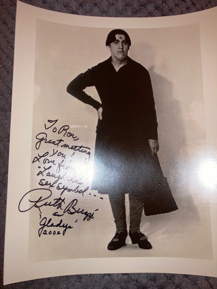 PHOTO AUTOGRAPHED Ruth Buzzi "Gladys" 2002 (8 X 10)