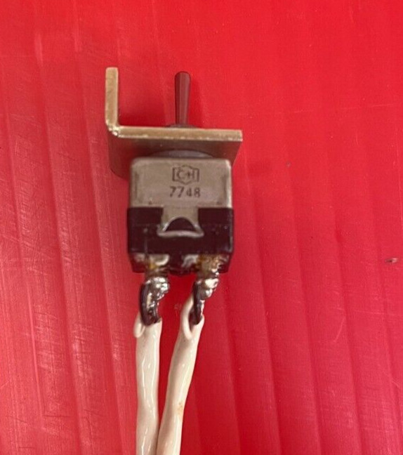 TOGGLE SWITCH DPDT MS24656-231 - 8867K4 - CUTLER-HAMER