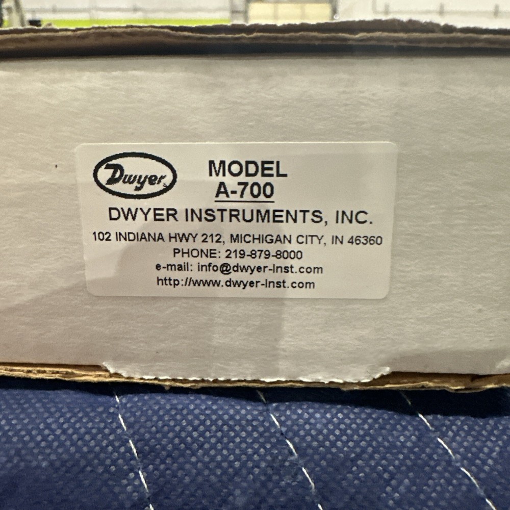 NEW DWYER POWER SUPPLY A-700