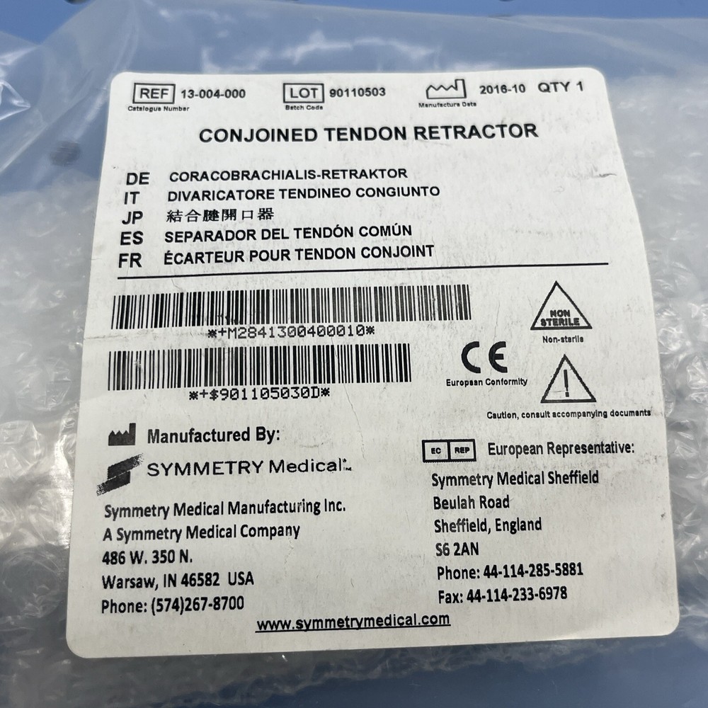 Conjoined Tendon Shoulder Retractor for Arthroplasty Surgical