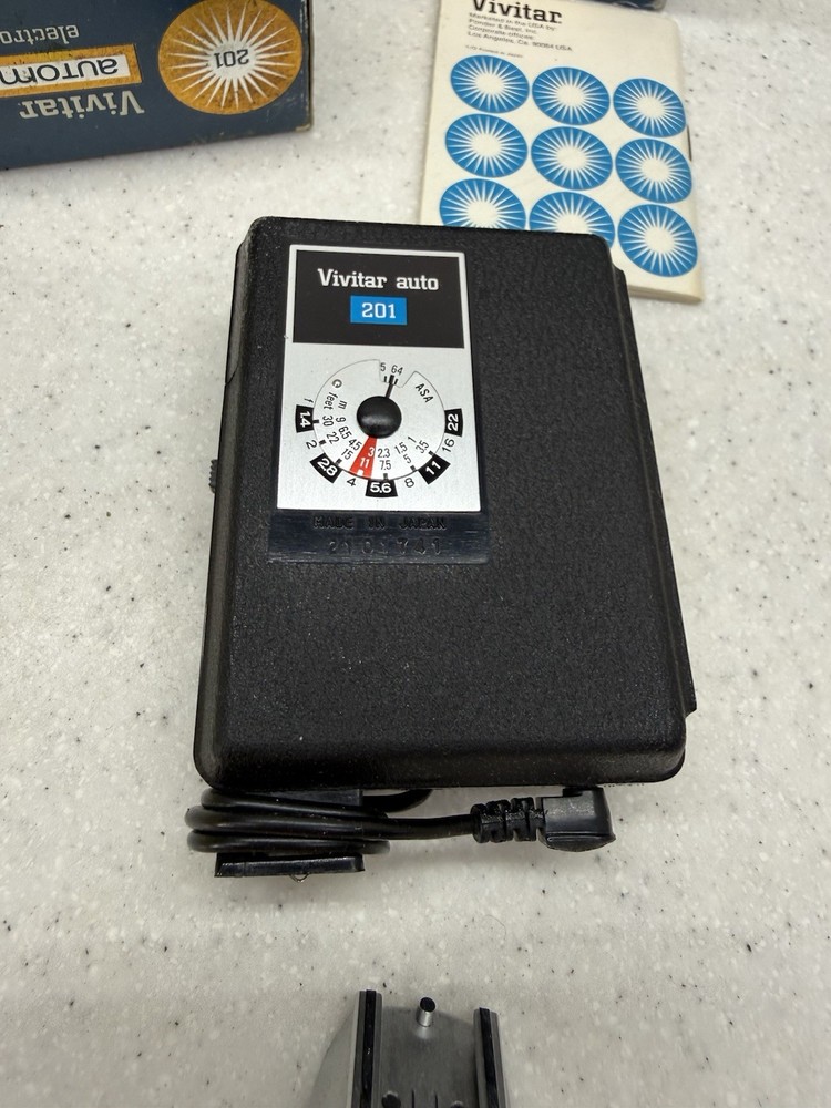 Vivitar Auto 201 Flash With Book And Original Box NOS