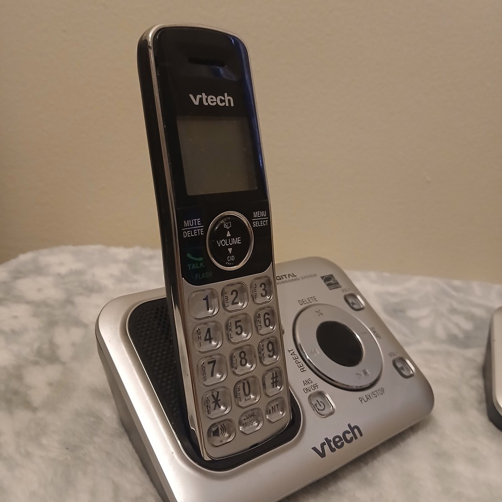Vtech Three Handset Cordless Phone System w/ Caller ID & Call Waiting CS6429-3