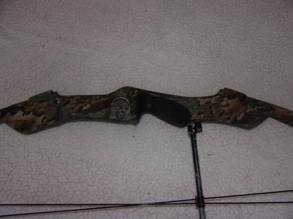 Golden Eagle Falcon Flame Compound Bow
