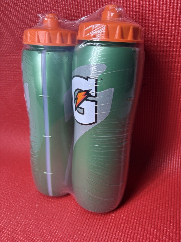 2x Gatorade Squeeze 32oz Plastic Water Bottle - Green