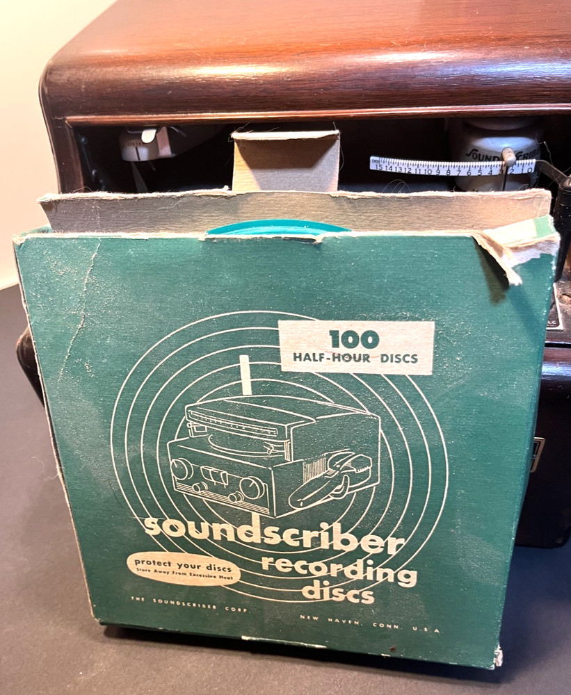 Sound Scriber disc record recording machine with 100 blank discs