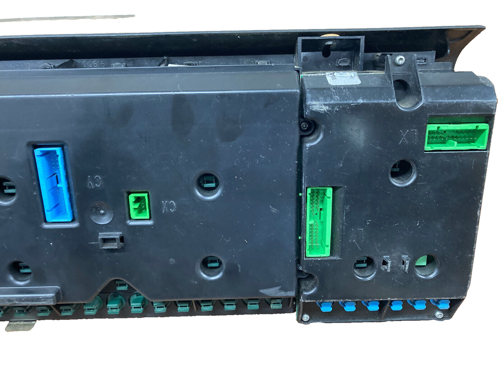 VOLVO INSTRUMENT CLUSTER # 3198186-P01