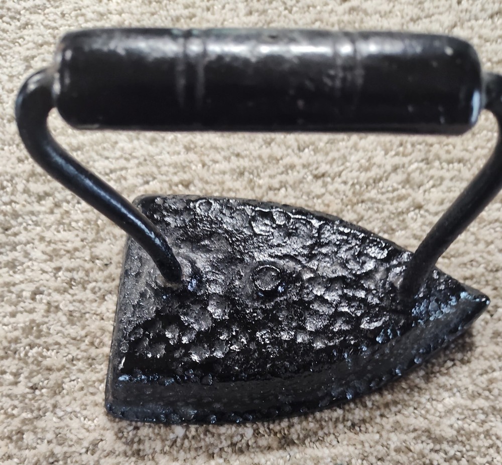 🗽VINTAGE IRON -NICE PIECE