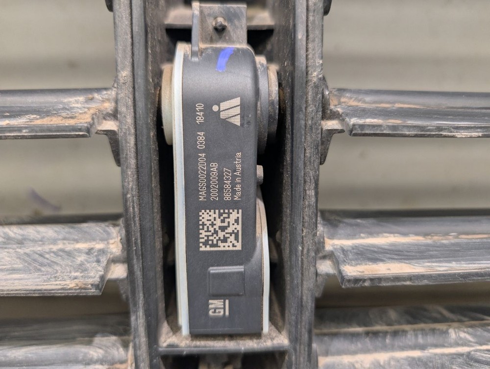 24 CHEVY SILVERADO 1500 5.3L SINGLE AIR SHUTTER