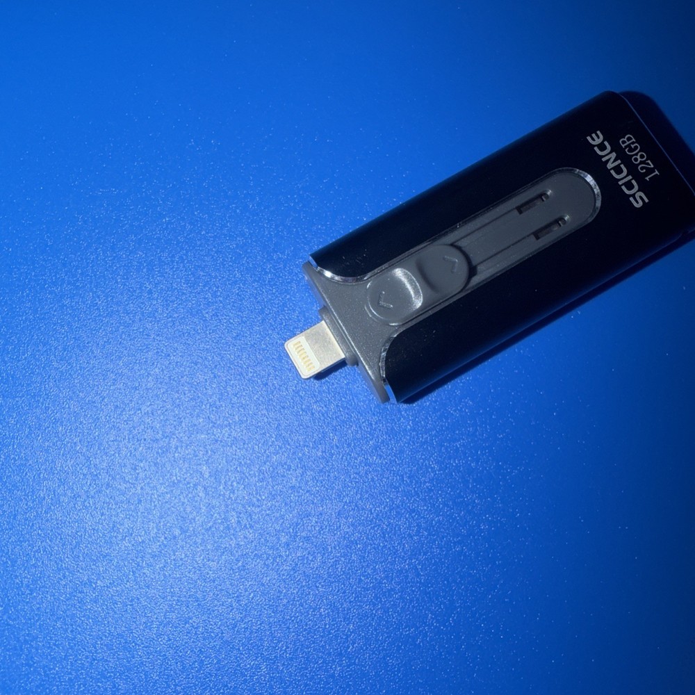 iPhone Drive 128 X656