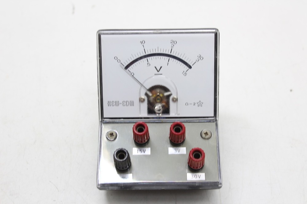 Globe HEW-EDM Analog Multi-input DC Voltmeter