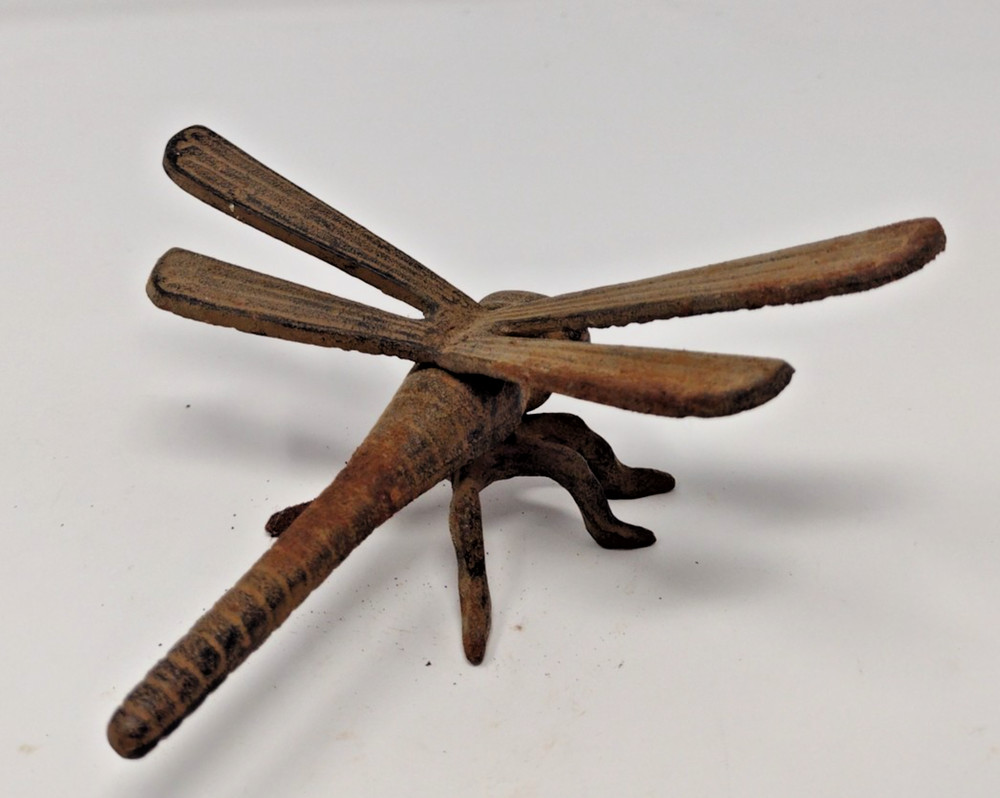 Rustic Cast Iron Dragonfly Garden Plant Flower Bug Decor Insect Statue Bug
