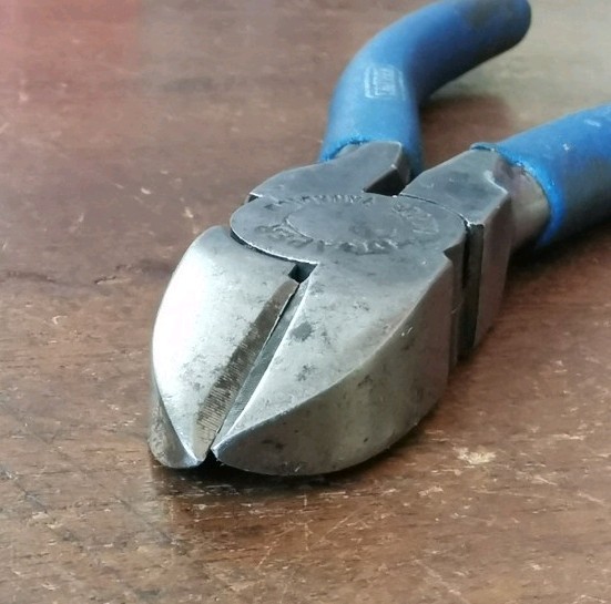 Vintage Draper angled wire cutters 162mm long.
