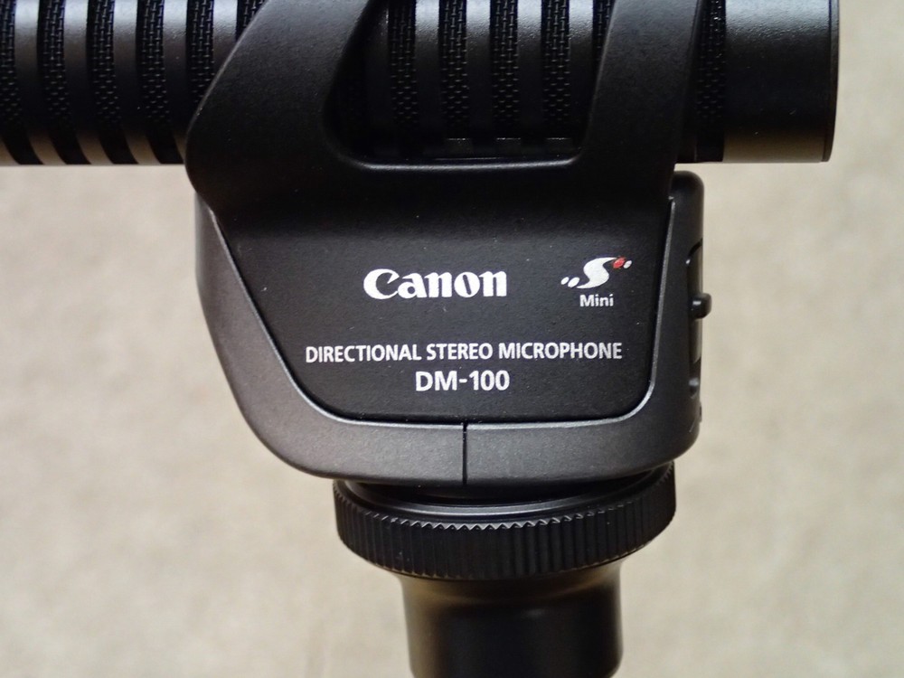 Canon DM-100 Directional Stereo Microphone with Windscreen Nice in Box