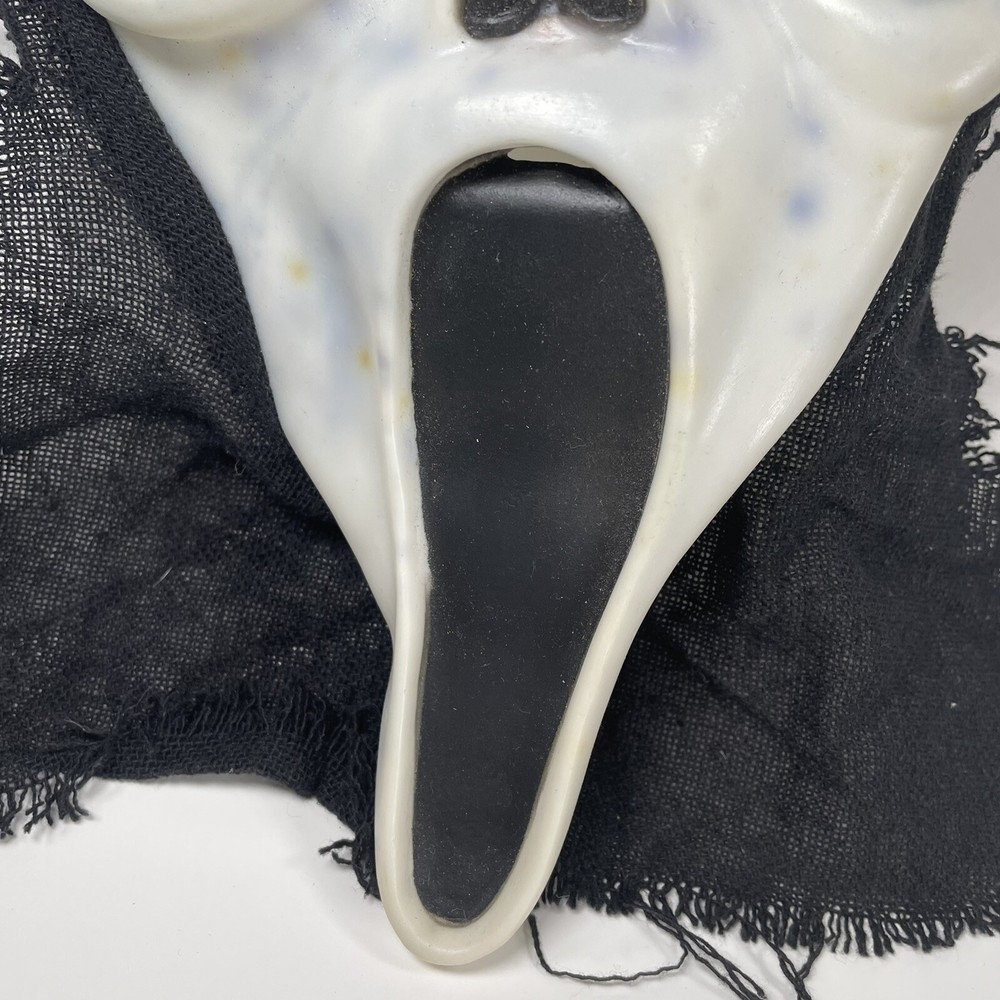 SCREAM Ghost Face Mask Easter Unlimited Fun World Div Apr-Jun 2011