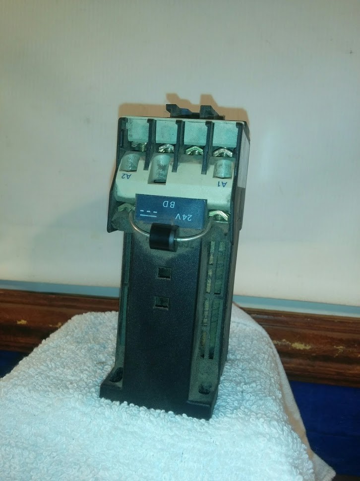 TELEMECACNIQUE LP1 D1210 CONTACTOR/STARTER 24V