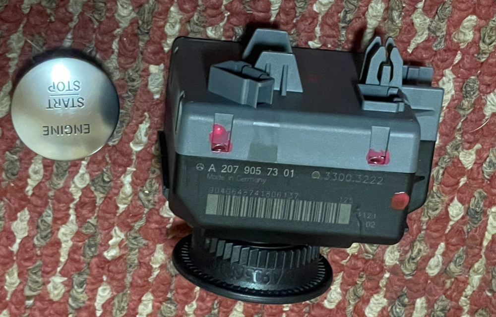 2014 Mercedes C250 Ignition Switch Control Module Unit OEM A 207 905 73 01