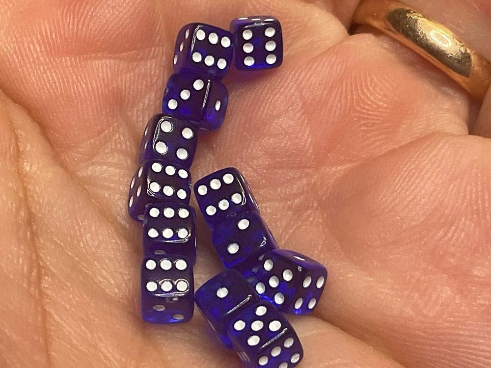 12————-BEAUTIFUL MINIATURE TRANSPARENT BLUE DICE———-—P