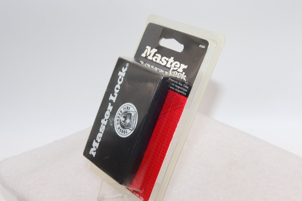 Master Lock Magnetic KEY CASE Tough Under Fire #206D NOS!