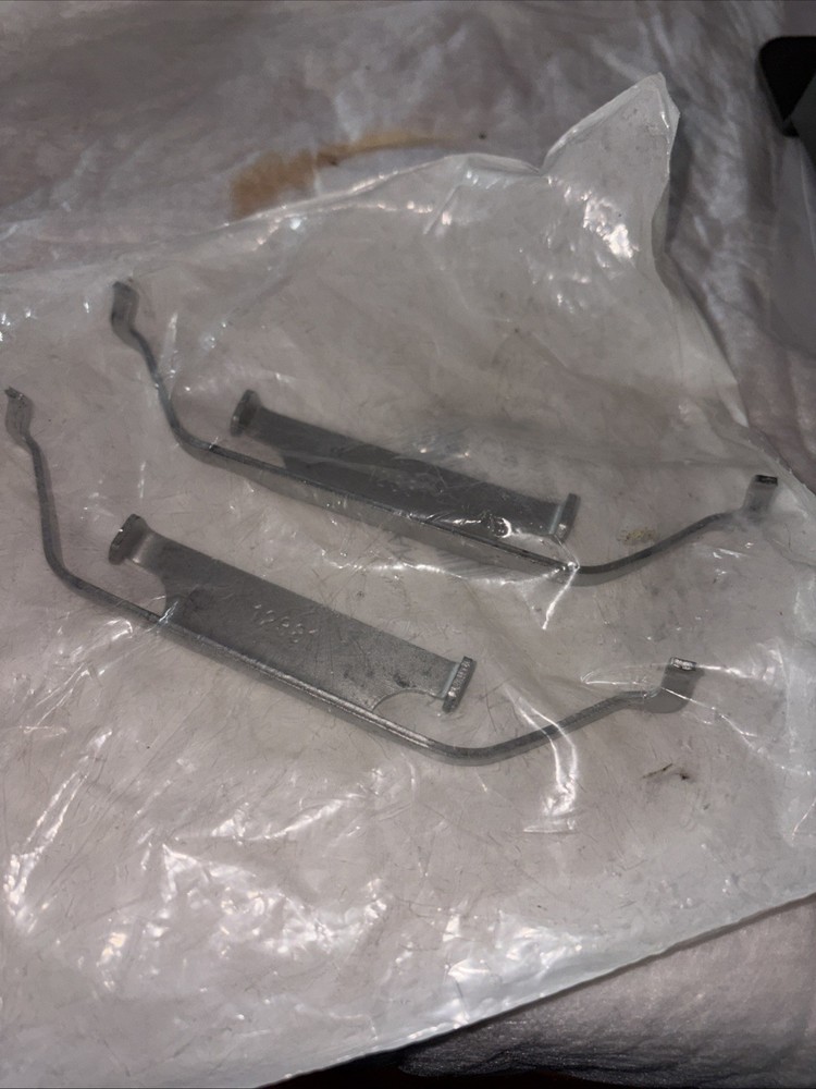 2 pcs Front Anti Spring Brake Pads Clip  see description