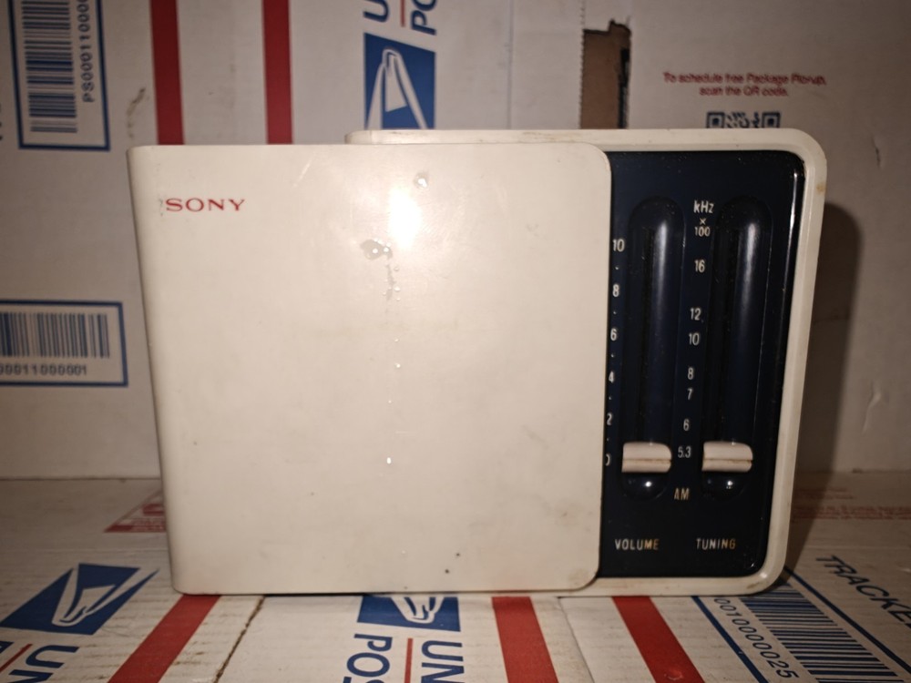 Vintage Sony TR-1825 Solid State Cube Radio White Tested And Working