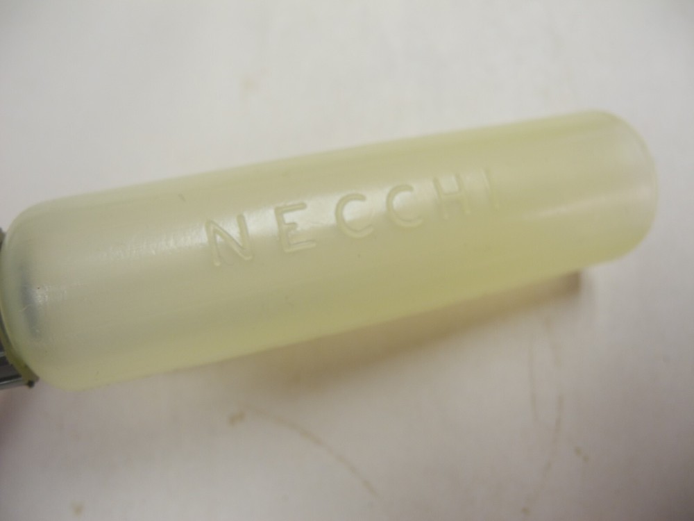 VINTAGE CLASSIC NECCHI SEWING MACHINE ACCESSORY & MAINTENANCE KIT, NICE SHAPE