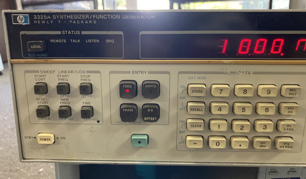 Hewlett Packard HP 3325A Synthesizer / Function Generator For Parts