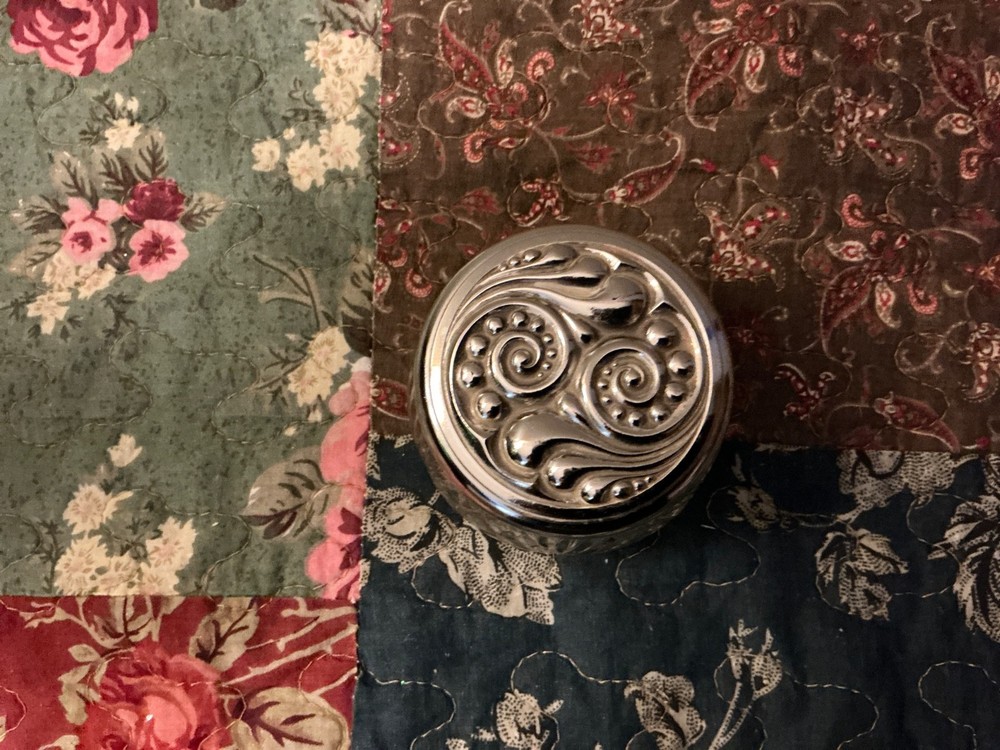 vintage avon vanity jar with silver lid