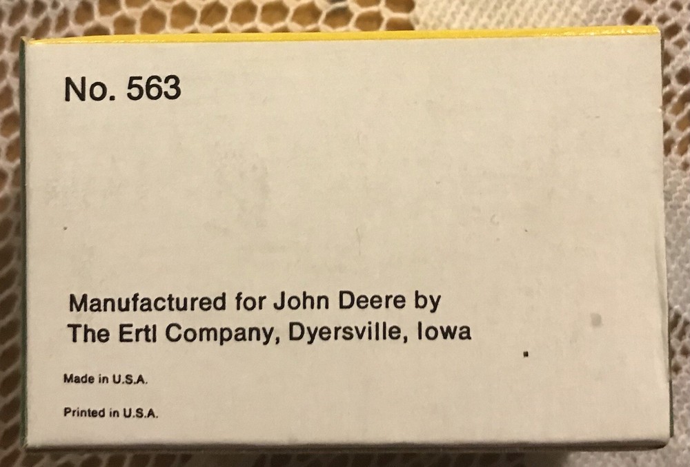 8 JOHN DEERE tractor boxes 2 1/2 x 1 1/2 boxes Only