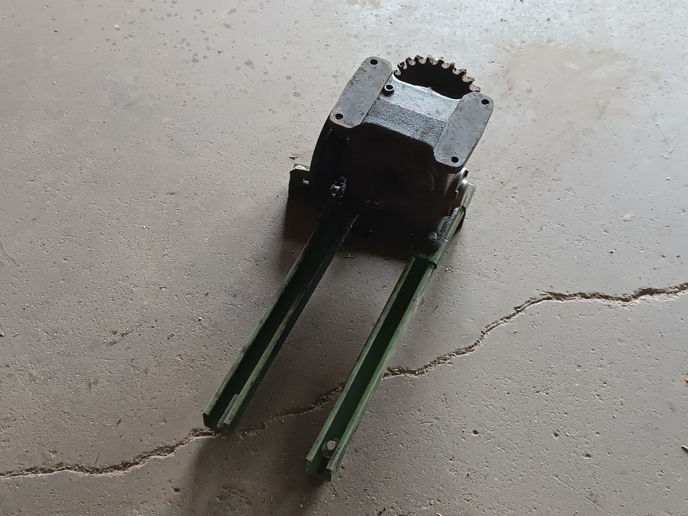 Browning 237U Right Angle Wormgear Gear Reducer On Mounting Bracket, Untested