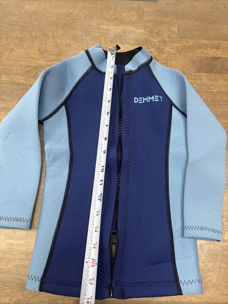 Child’s Wet Suit Top Size Medium Blue (B-1)