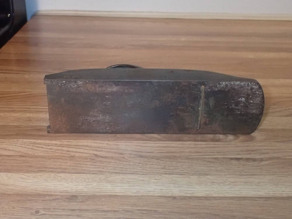 Stanley Wood Plane No. 130. Missing handle/knob piece broken on back
