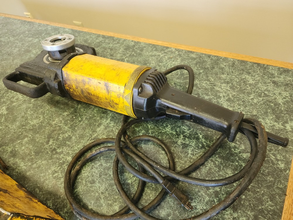 REMS AMIGO 2 COMPACT PORTABLE THREADER SET