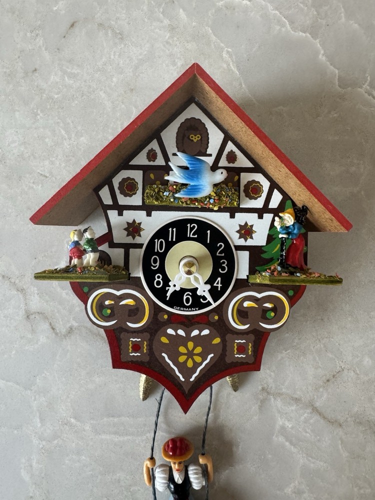 ENGSTLER Battery Operated Cuckoo Clock MINI Size Decir Germany Read