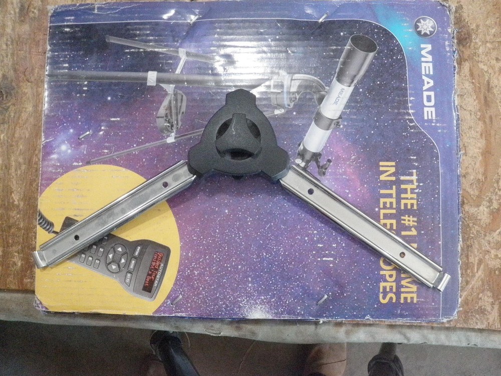 Meade DS Silver Tripod Strut Hub and Struts