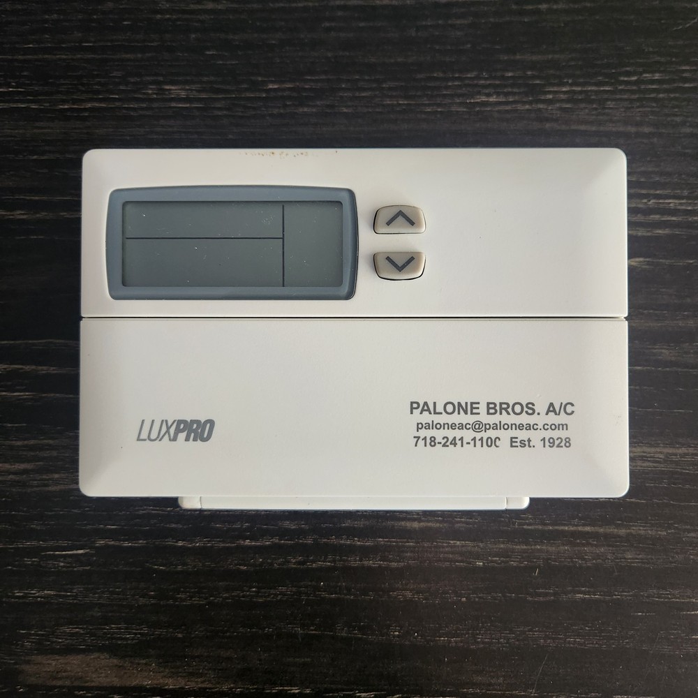 Lux Pro PSP511LCa Digital Programmable Thermostat 1-Heat 1-Cool Tested Working