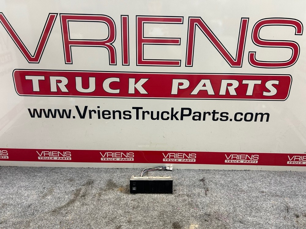 INTERNATIONAL 32289 SWITCH DASH PANEL