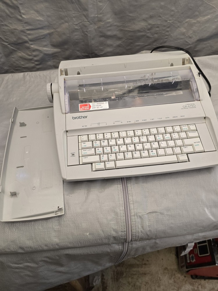Brother GX-6750 Correctronic Electronic Typewriter