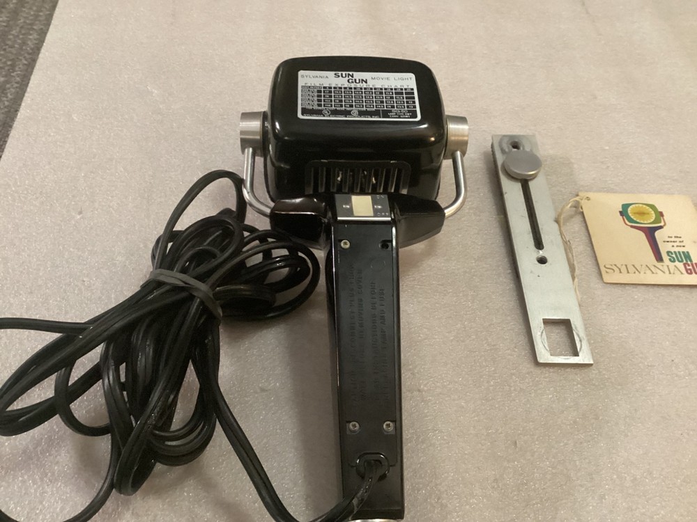 VINTAGE SYLVANIA SUN GUN TESTED WORKS