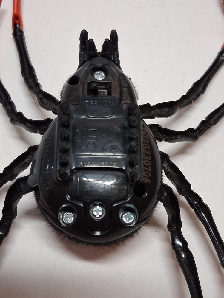 Zuru Robo Alive Black Widow Spider Electronic Works