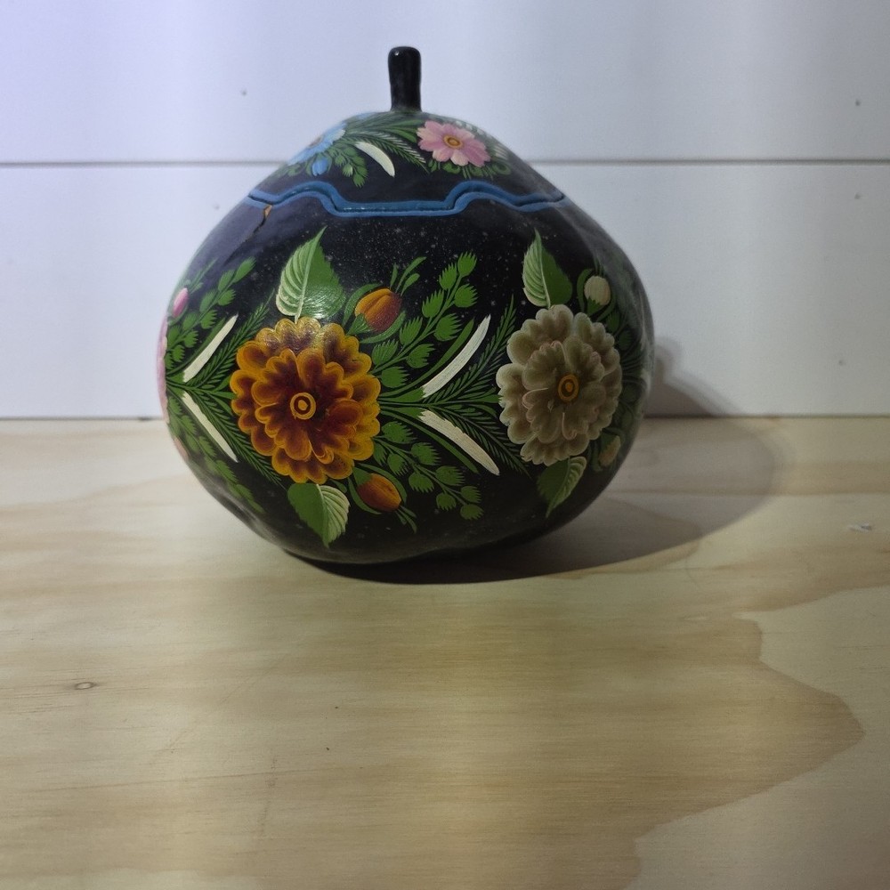 Gourd Hand Painted Floral Pattern Black with lid