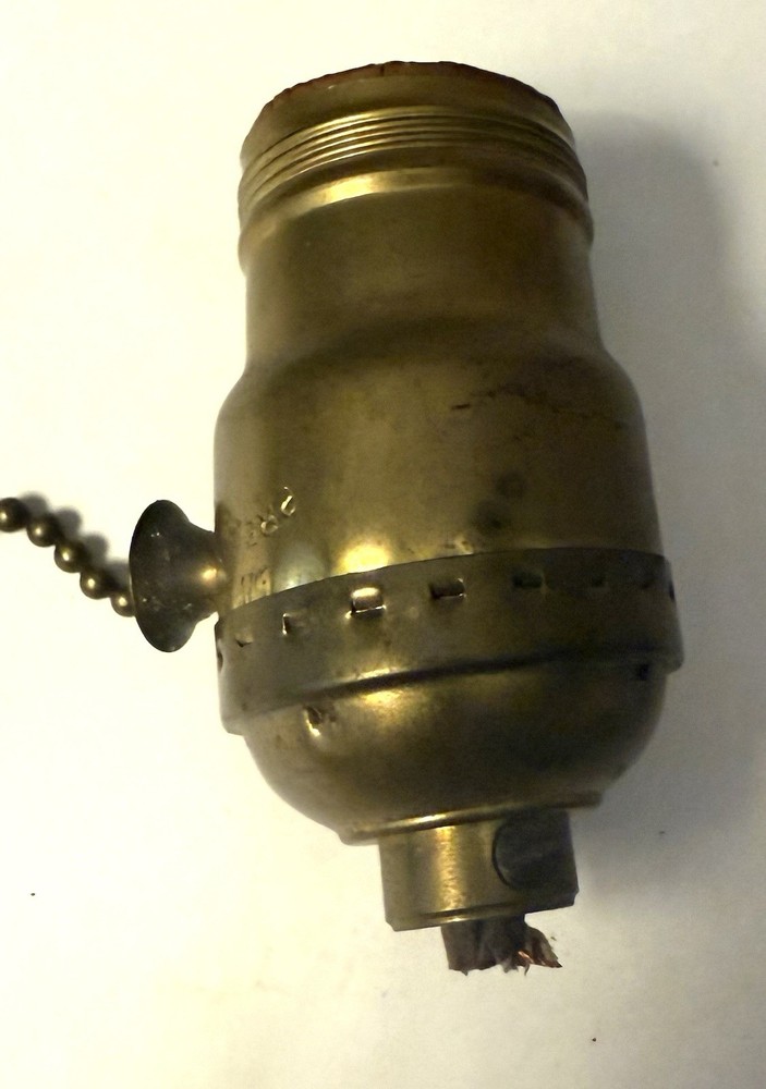 Vintage Deal Fat Boy Pull Chain Brass Socket