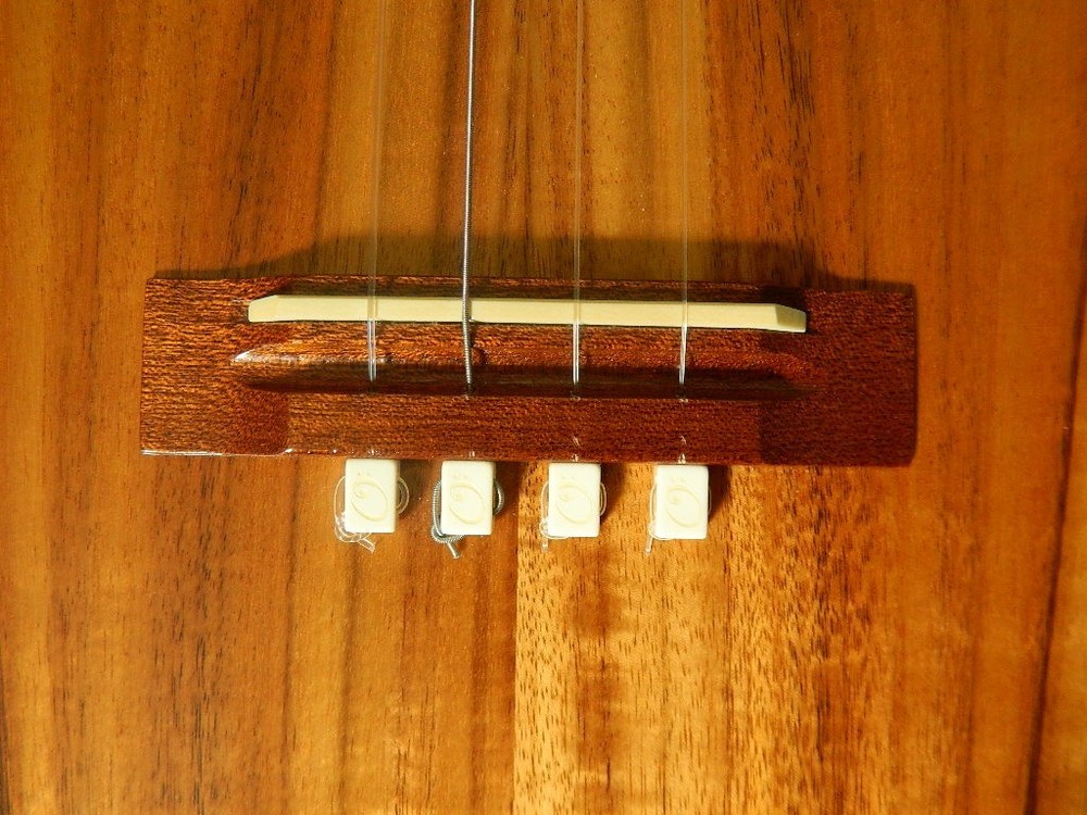 Ukulele, tenor, Koaoha Opio